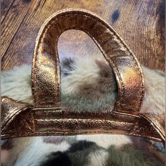 Skechers | small, camouflage faux fur backpack - Picture 3 of 16